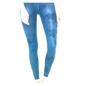 ALO leggings high waisted airbrush Navy Camo. XS💋